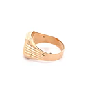 Anillo Sello con Tallado Lateral de Oro Amarillo 18K