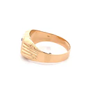 Anillo Sello de Oro Amarillo 18K con Piedra Fucsia y Tallado Lateral