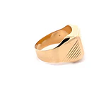 Anillo Sello con Tallado Lateral de Oro Amarillo 18K