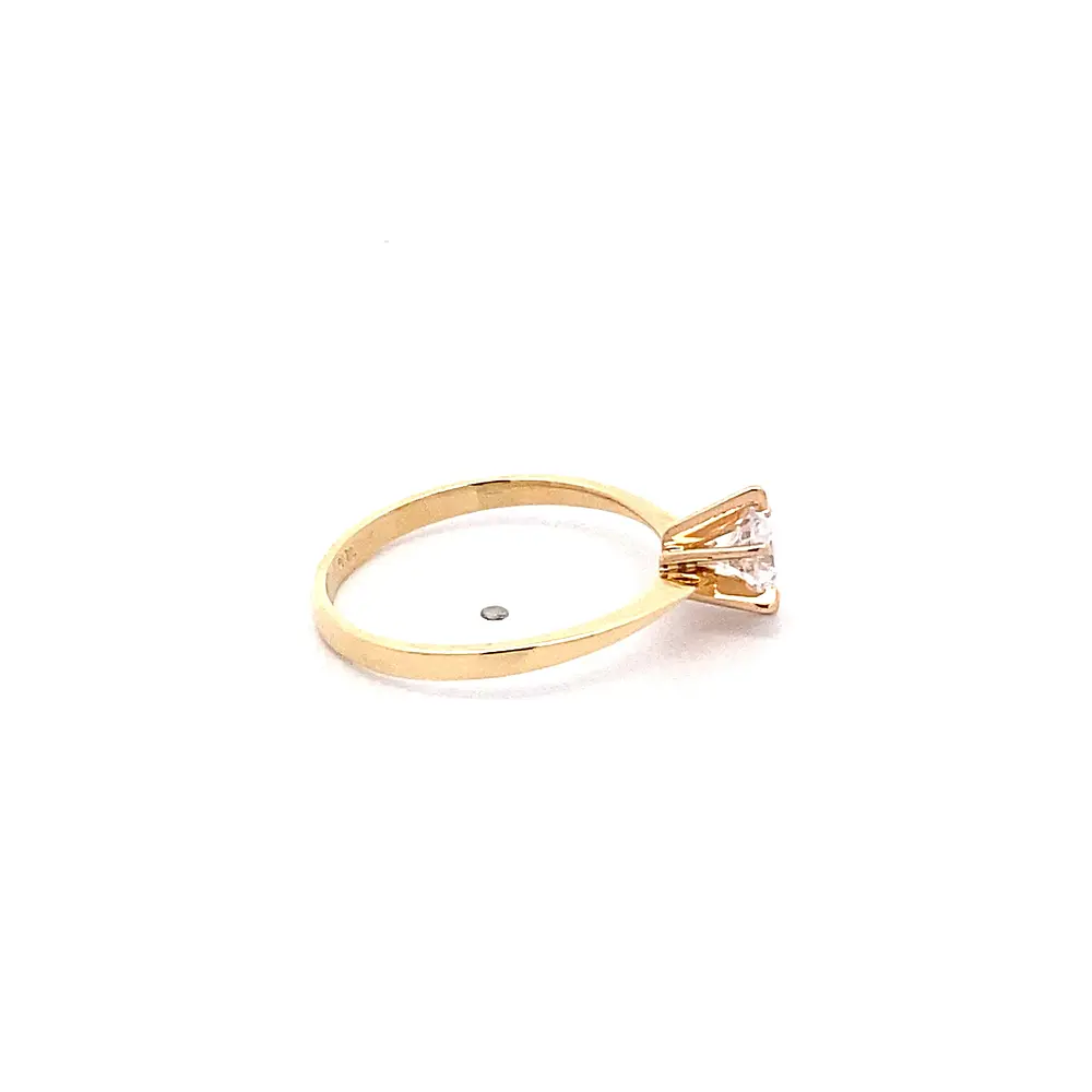 Anillo Solitario de Oro Amarillo 18K con Piedra Incolora