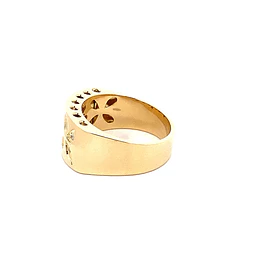 Anillo Sello Rectangular de Oro Amarillo 18K con Flores y Piedras Incoloras