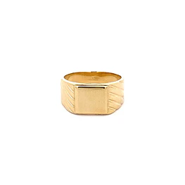 Anillo Sello con Tallado Lateral de Oro Amarillo 18K