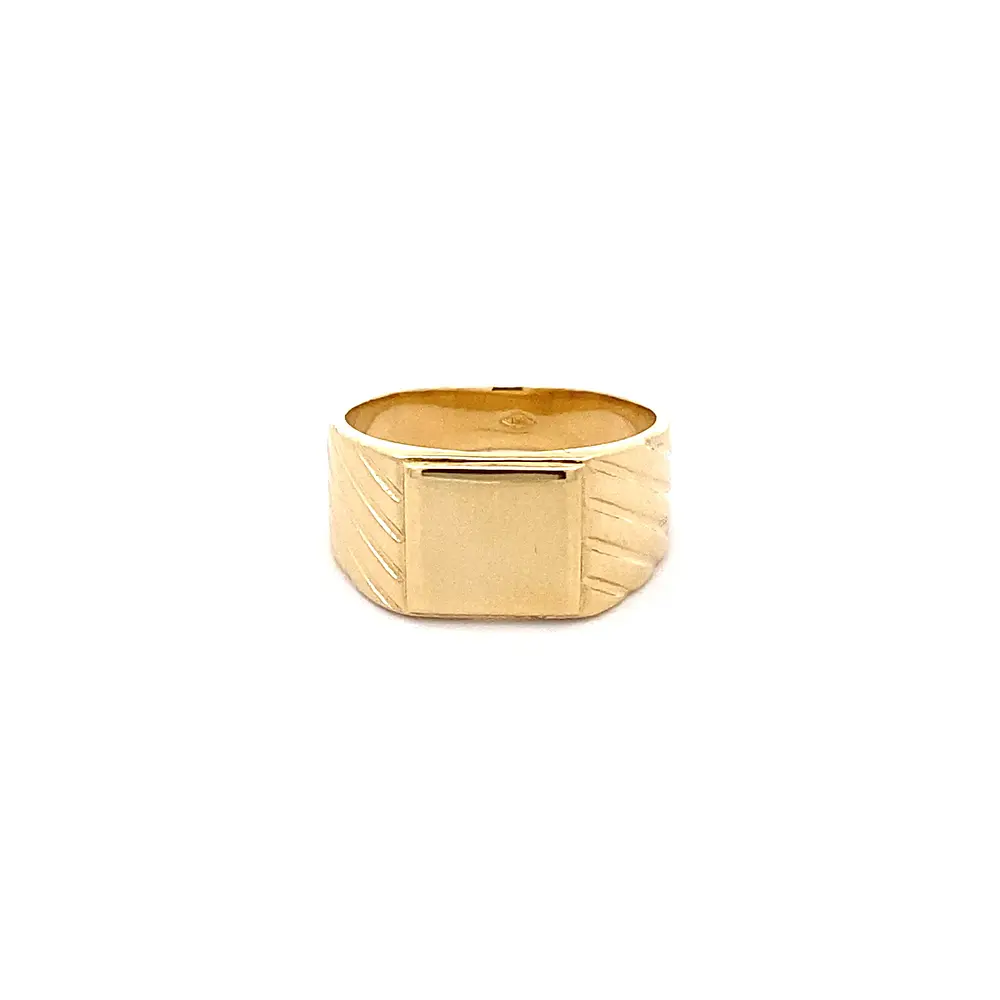 Anillo Sello con Tallado Lateral de Oro Amarillo 18K