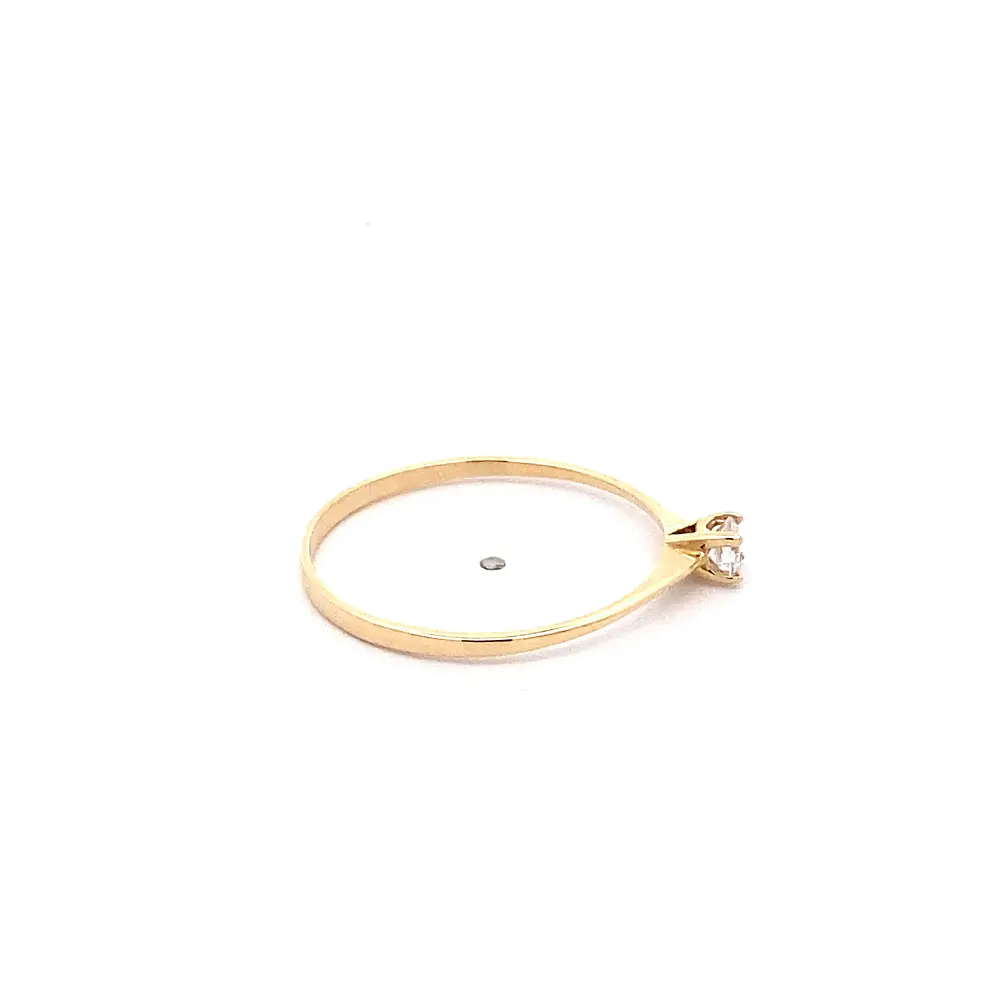 Anillo Solitario de Oro Amarillo 18K con Piedra Incolora
