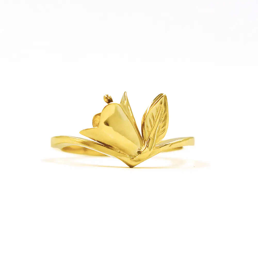 Anillo De Oro Amarillo 18K Copihue Con Hoja Tallada