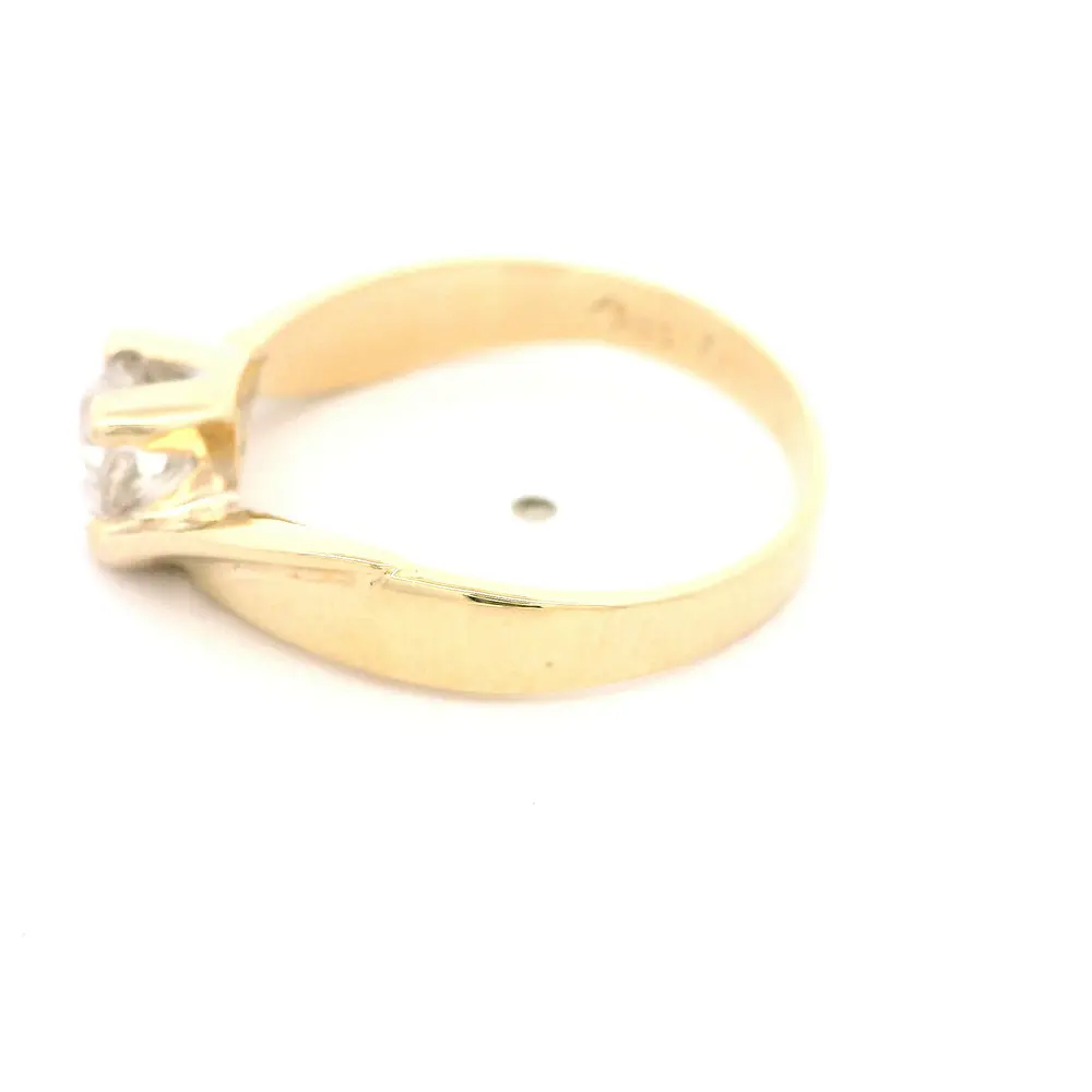 Anillo Solitario Espiral De Oro 14K Con Diamante