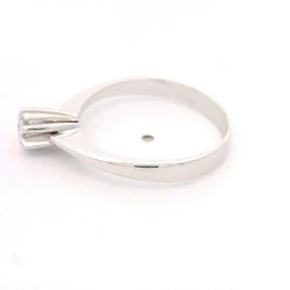 Anillo Solitario Flor De Oro Blanco 18K Con Diamante Natural