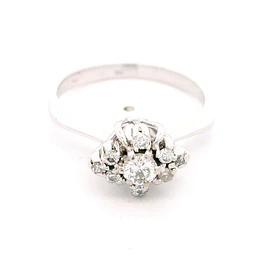Anillo Racimo De Oro Blanco 18K Con 9 Diamantes Naturales
