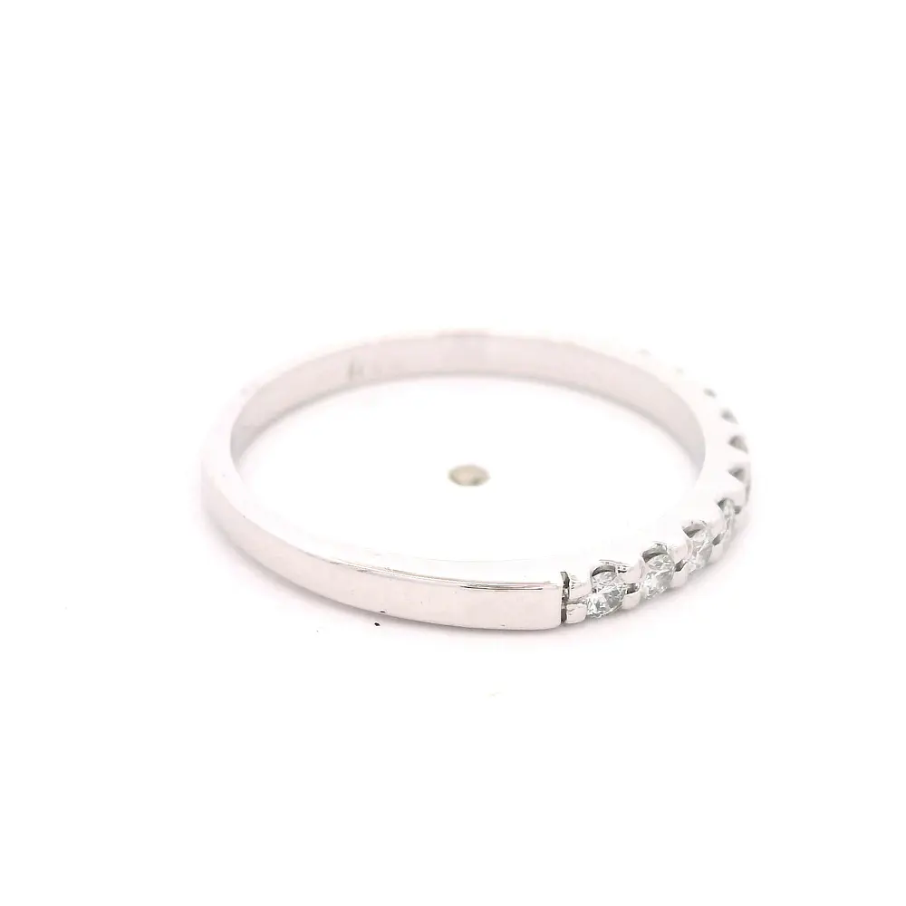 Anillo Cintillo De Oro Blanco 18K Con 10 Diamantes