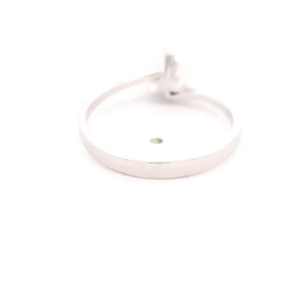 Anillo Solitario Flor De Oro Blanco 18K Con Diamante Natural