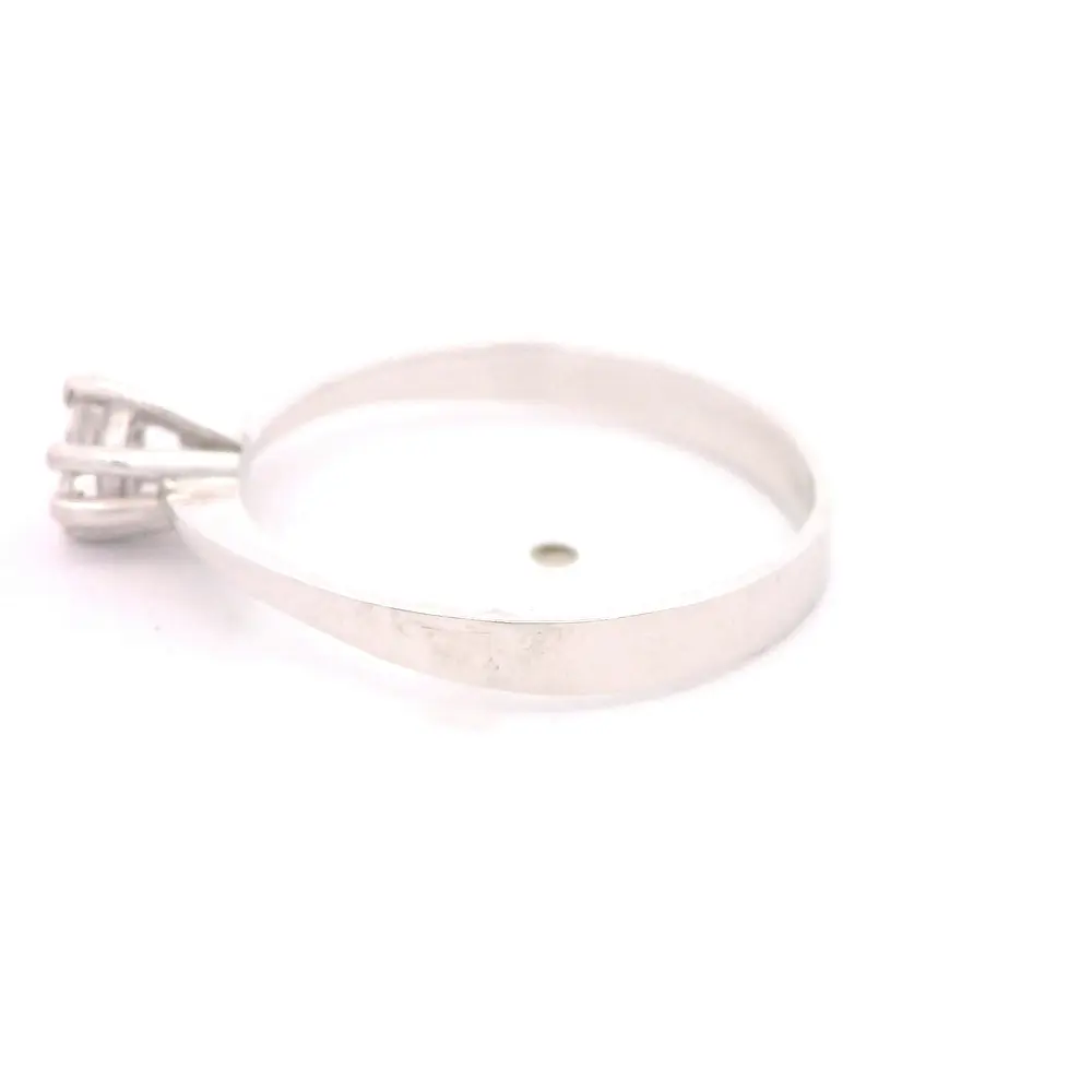 Anillo Solitario De Oro Blanco 18K Con Diamante