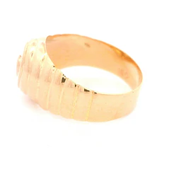 Anillo Sello Ovalado De Oro 18K Con Diamante