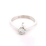 Anillo Solitario Flor De Oro Blanco 18K Con Diamante Natural