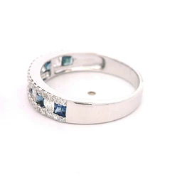 Anillo Cintillo De Oro Blanco 18K Con Diamantes y Piedras Azules