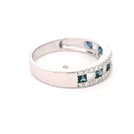 Anillo Cintillo De Oro Blanco 18K Con Diamantes y Piedras Azules