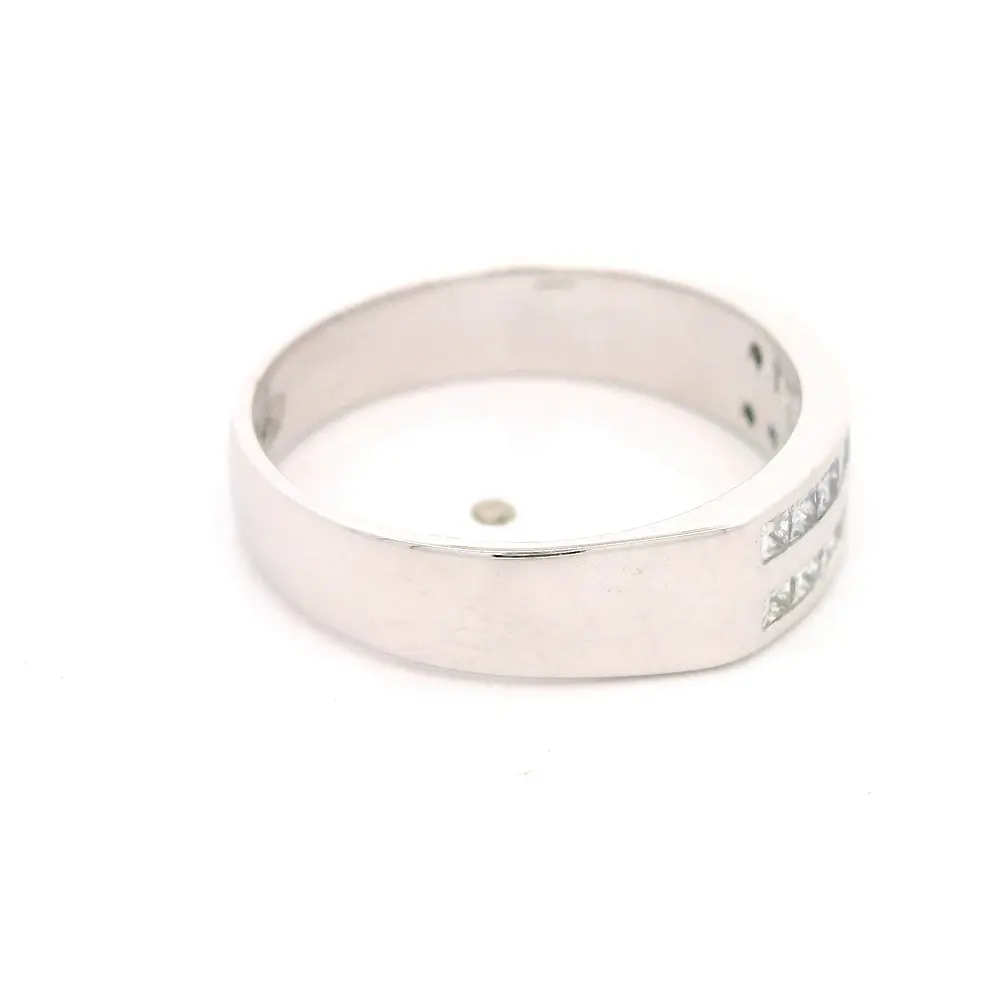 Anillo Doble Cintillo De Oro Blanco 18K Con 16 Diamantes Princess
