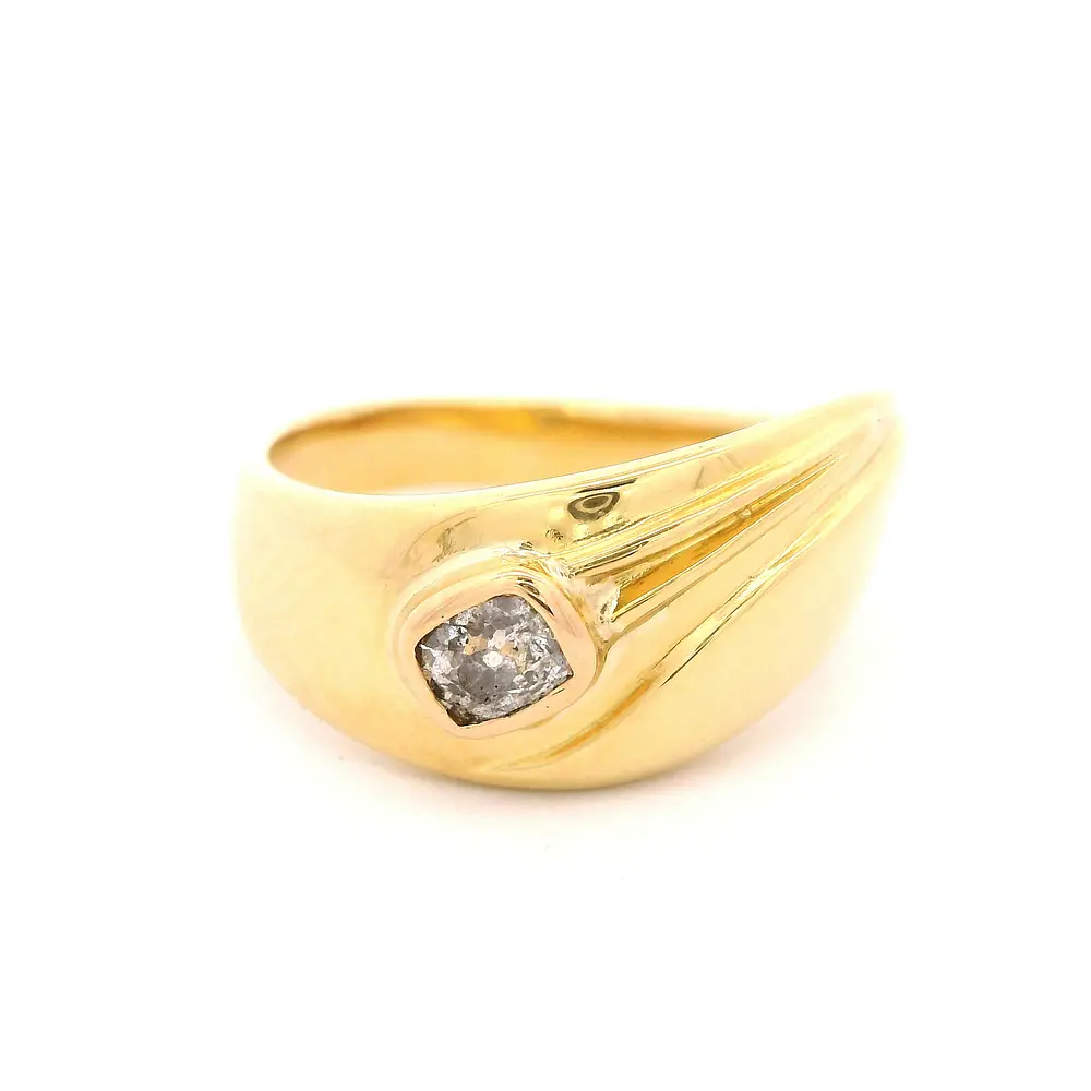 Anillo Semibombé De Oro 18K Con Diamante Cojín