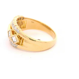 Anillo Bombé Rombos De Oro 18K Con 23 Diamantes Naturales