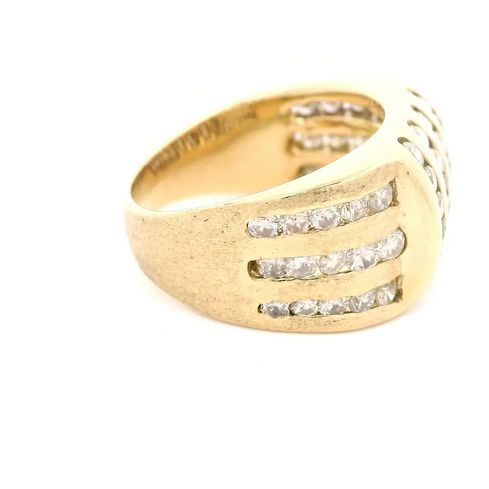Anillo Semibombé Mateado De Oro 14K Con 54 Diamantes Naturales
