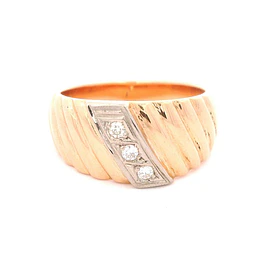 Anillo Bombé De Dos Oros 18K Con 3 Diamantes