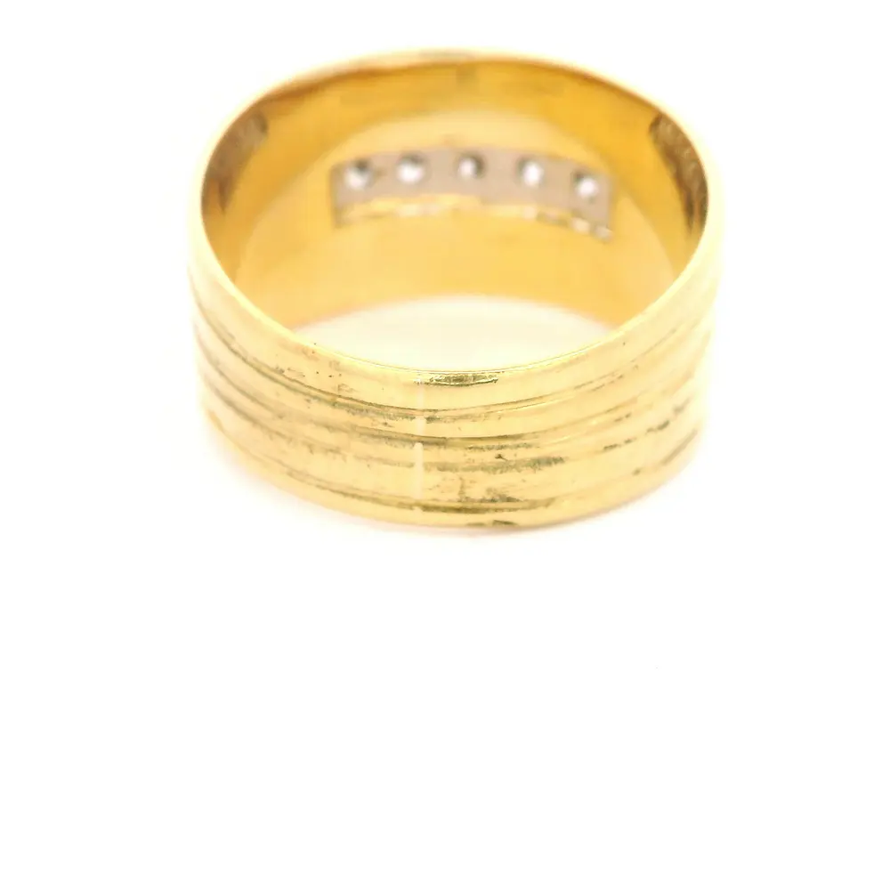 Anillo Semibombé Tallado De Oro 18K Con 5 Diamantes Naturales