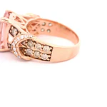 Anillo Calado De Oro Rosado 14K Con Diamantes y Piedra Rosada