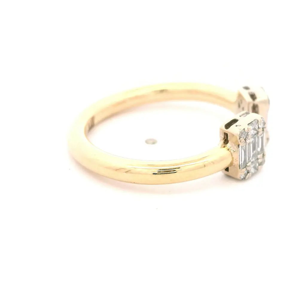 Anillo Rectangular Calado De Oro 14K Con 18 Diamantes Naturales