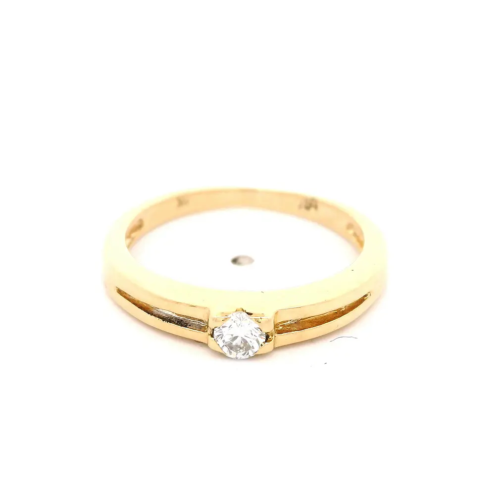 Anillo Solitario Calado De Oro 18K Con Diamante Natural