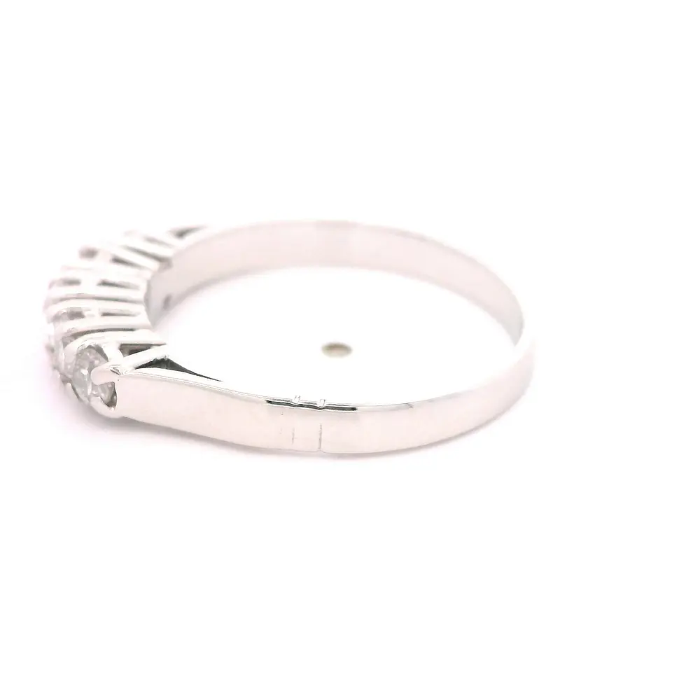 Anillo Cintillo De Oro Blanco 18K Con 5 Diamantes