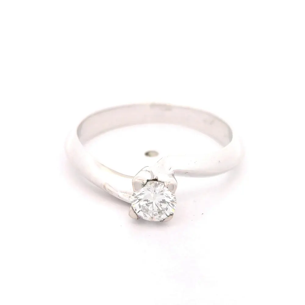 Anillo Solitario Espiral De Oro Blanco 18K Con Diamante