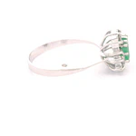 Anillo Flor De Oro Blanco 18K Con Esmeralda y 12 Diamantes