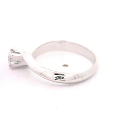 Anillo Solitario Espiral De Oro Blanco 18K Con Diamante