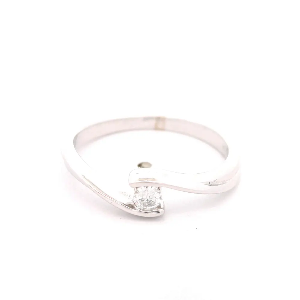 Anillo Solitario Cruzado De Oro Blanco 18K Con Diamante Natural