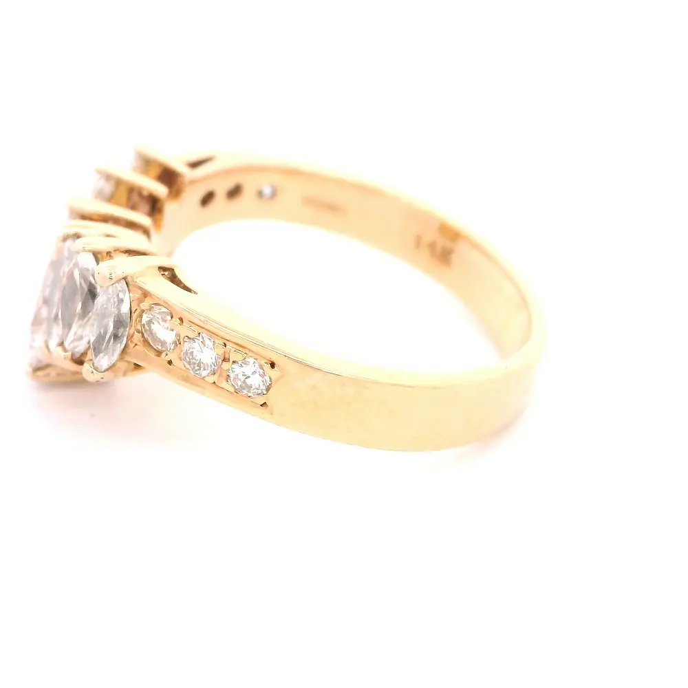 Anillo Cintillo De Oro 14K Con 13 Diamantes