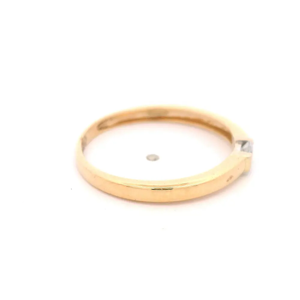 Anillo Solitario De Oro Amarillo 18K Con Diamante