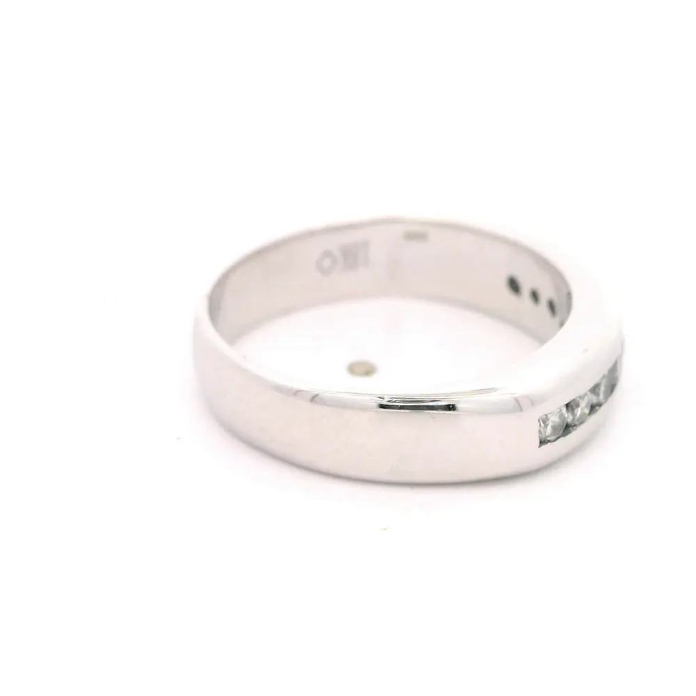 Anillo Cintillo De Oro Blanco 18K Con 9 Diamantes