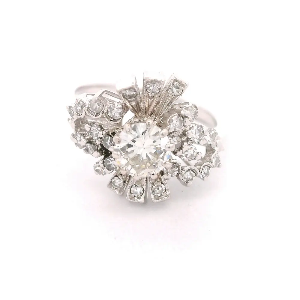 Anillo Calado De Oro Blanco 18K Con 27 Diamantes