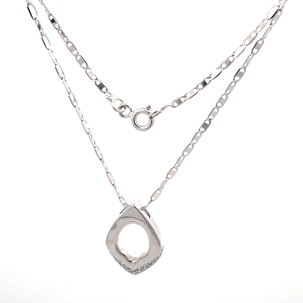 Cadena Valentino De Oro Blanco 18K Con Dije Ovalado y 22 Diamantes