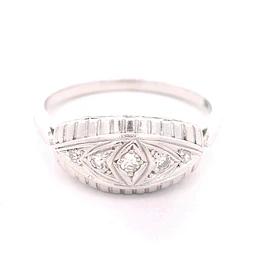Anillo Ovalado Tallado De Oro Blanco 18K Con 5 Diamantes Naturales