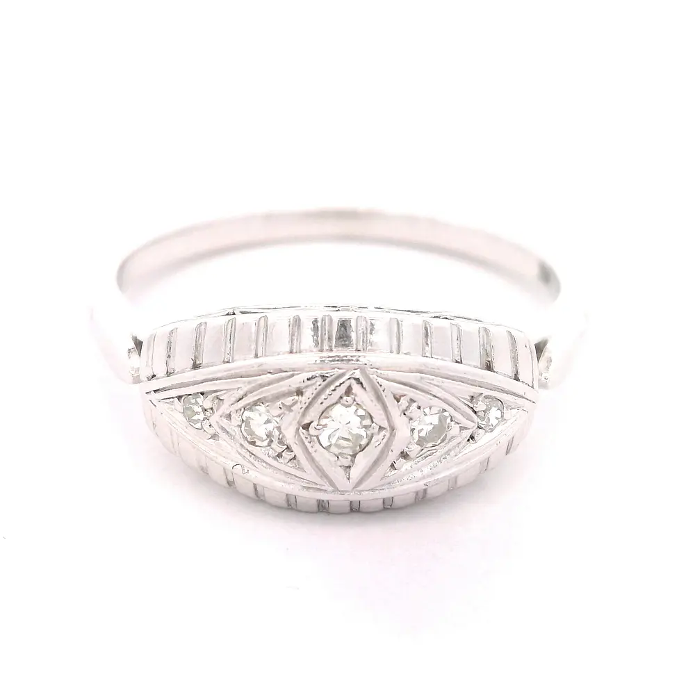 Anillo Ovalado Tallado De Oro Blanco 18K Con 5 Diamantes Naturales