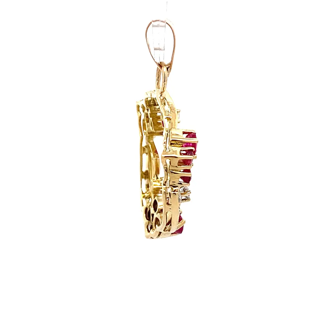 Colgante Calado De Oro 18K Con 15 Diamantes y 12 Rubíes Sintéticos