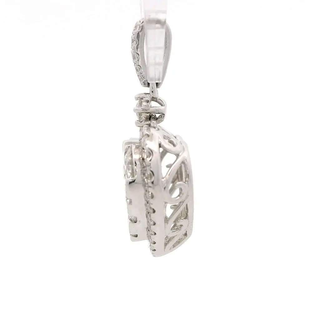 Colgante Corazón De Oro Blanco 14K Con 38 Diamantes