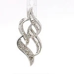 Colgante Ondulado Calado De Oro Blanco 18K Con 48 Diamantes Naturales