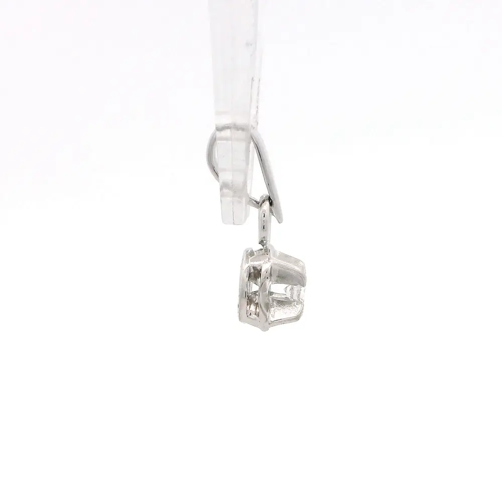 Colgante Solitario Flor De Oro Blanco 18K Con Diamante Natural