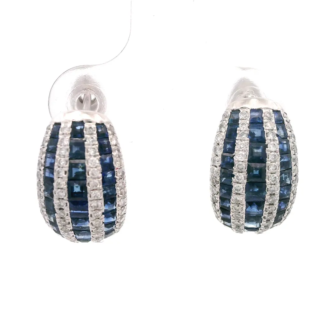 Aros Huggies Bombé De Oro Blanco 18K Con Diamantes y Piedras Azules