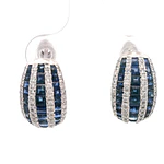 Aros Huggies Bombé De Oro Blanco 18K Con Diamantes y Piedras Azules