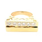 Anillo Sello Rectangular De Oro Amarillo 18K Con Piedras Incoloras