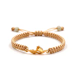 Pulsera De Hilo Beige Con Copihue De Oro 18K y Hoja Tallada