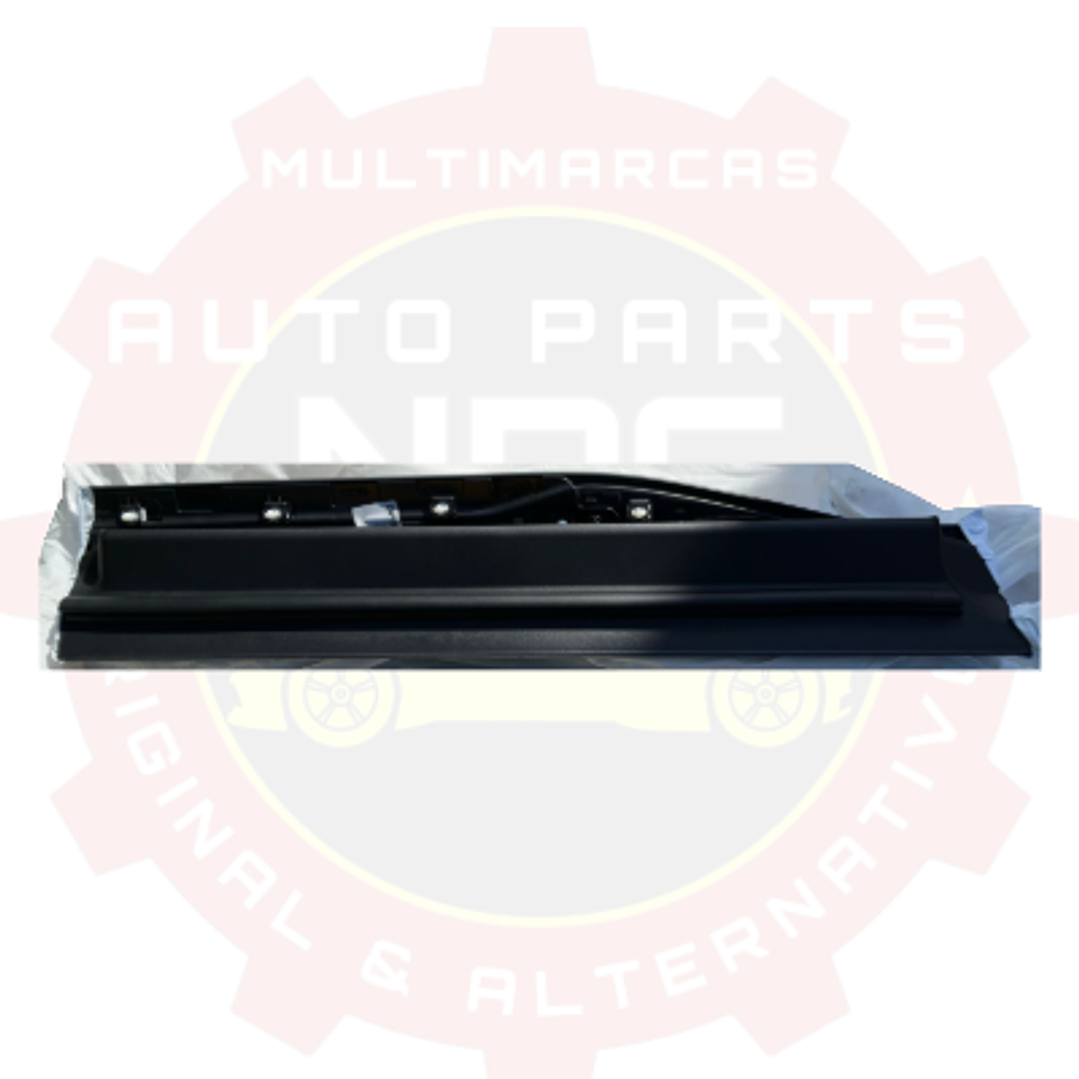 MOLDURA PUERTA TRASERA DERECHA ORIGINAL DFSK 600 PHEV 3