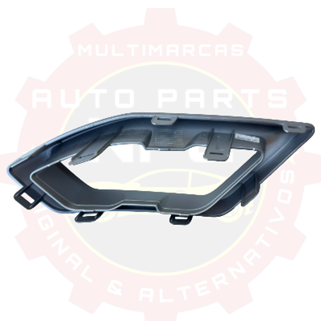 EMBELLECEDOR SALIDA ESCAPE RH PARACHOQUE TRASERO  2